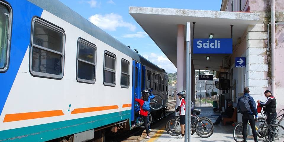 barocco line treno raggiungere Scicli